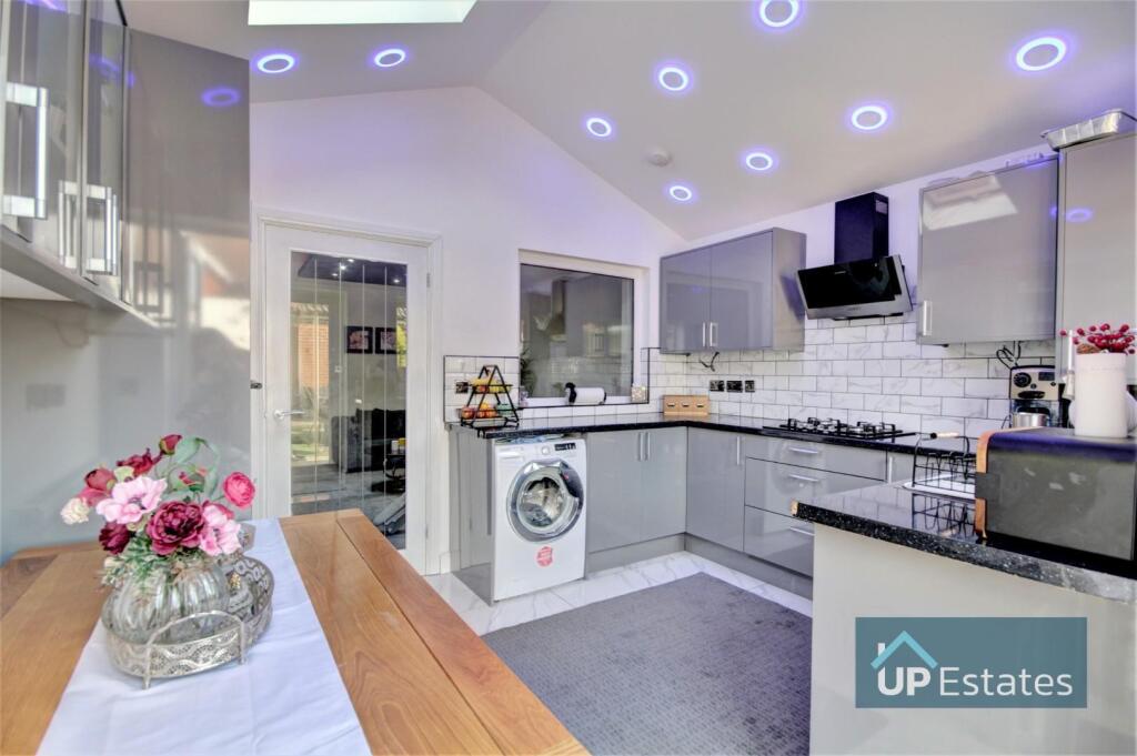 Kitchen 4.jpg