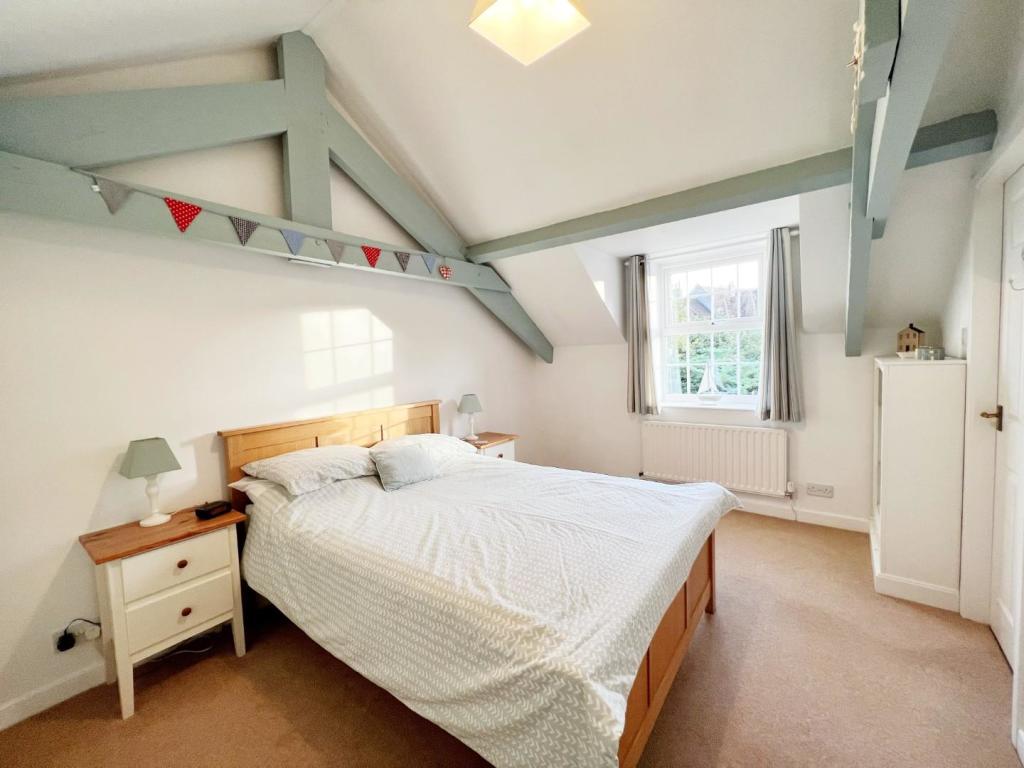 Bedroom 2 pic 2.jpg