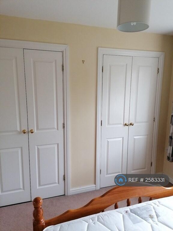 Built In Wardrobes In Main Bedroom