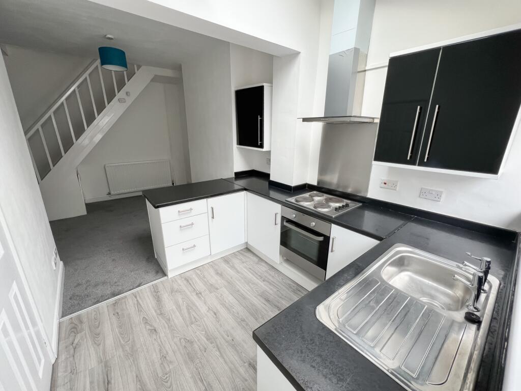 Gladstone Street EweMove-8