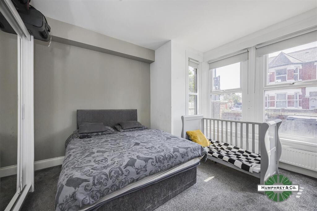 Flat 2 17 Mount Pleasant Road -001.jpg