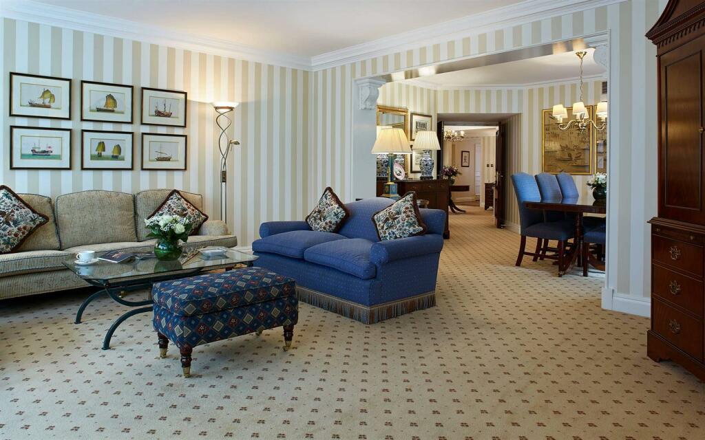 cheval-thorney-court-deluxe-3-bed-02.jpg