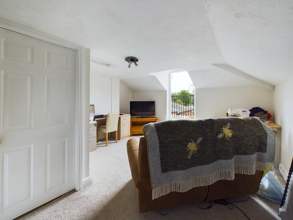 CAM02854G0-PR0184...