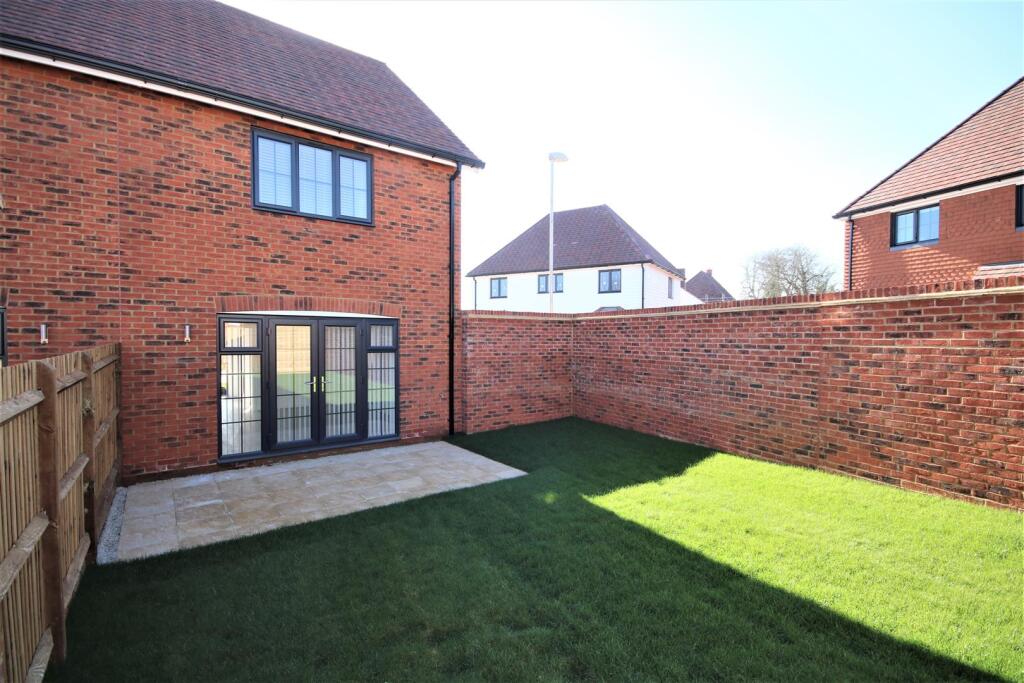 Rear Garden a.JPG