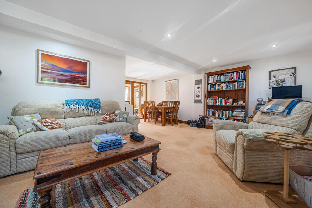 Living / Dining R...