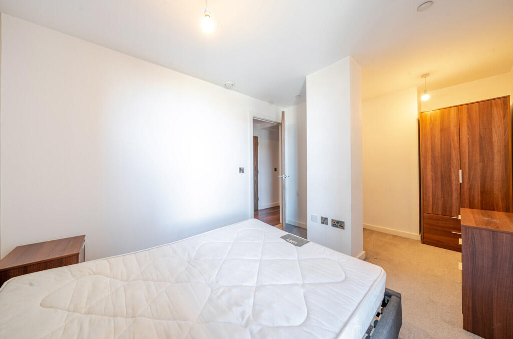 1360295-7-68d5135...