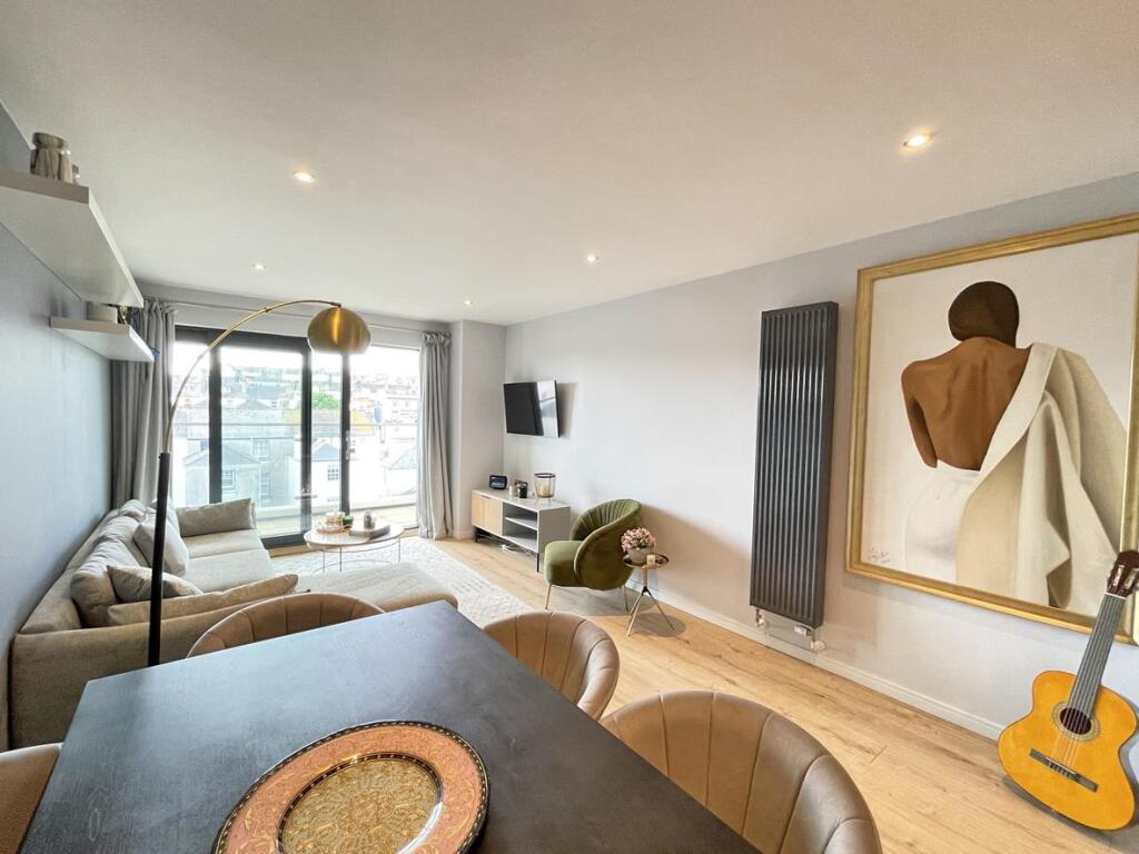 Peirson House 63 - Lounge 2.jpg