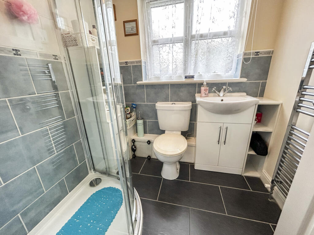 Detached 3 Bedroom House