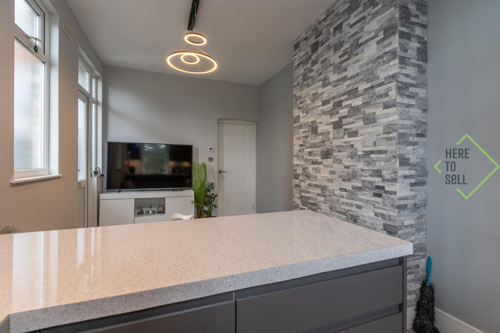 28 Sketty Road EN1 3SE-22