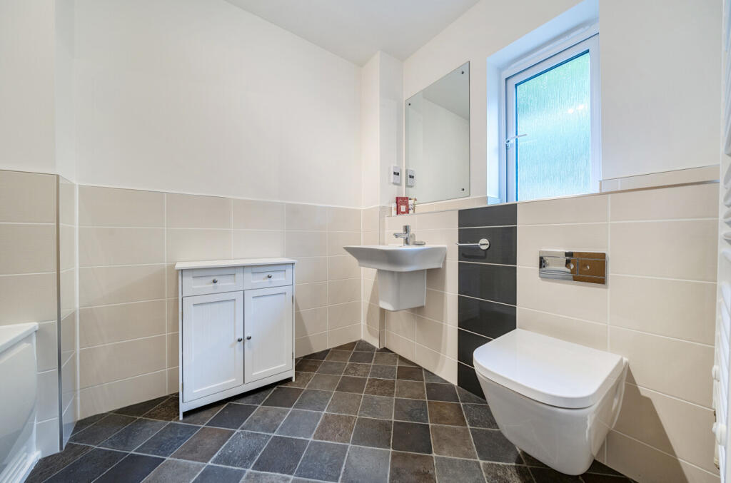 1340810-12-68a606...