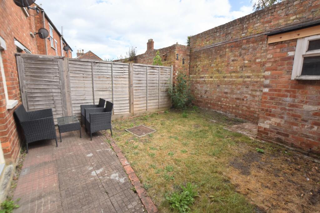 38 Mill Street garden 2