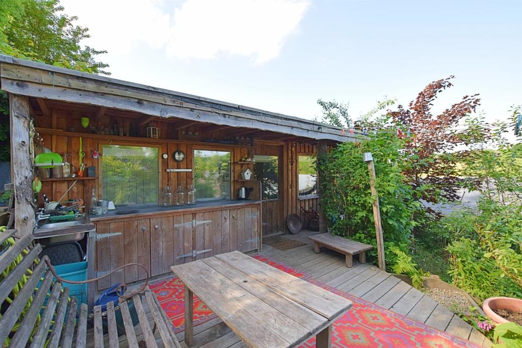 Outdoor Kitchen