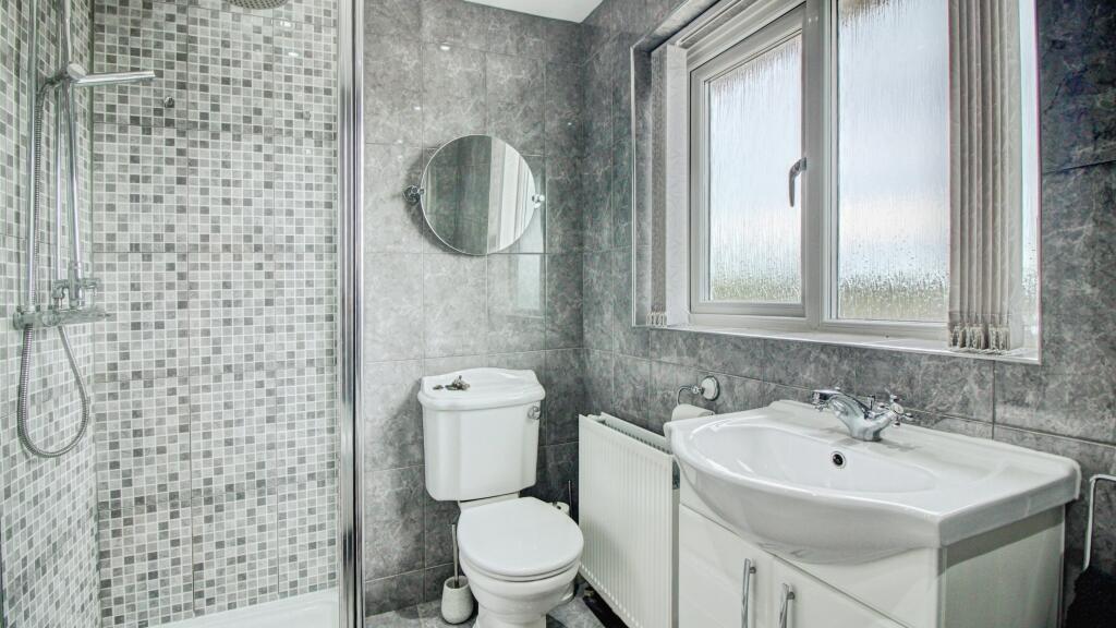 Family Bathroom (Shower side)