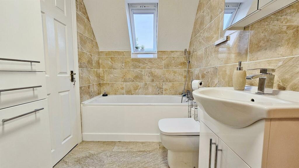 Jack &amp; Jill Bathroom