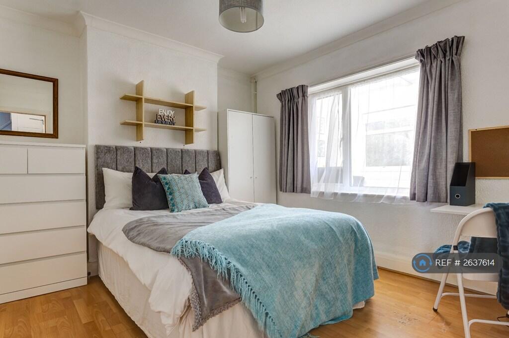 Bed To Be Removed &amp; This Will Be The Lounge 