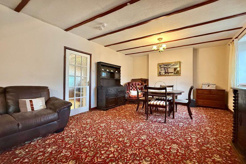 29' Lounge/Dining Room