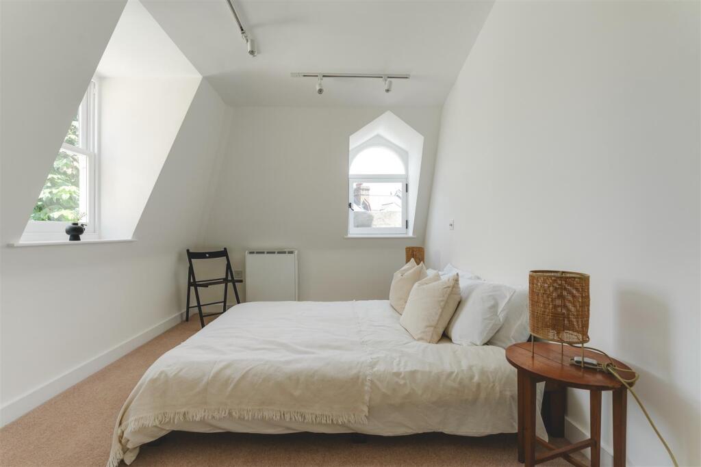 Clissold Crescent-16.jpg