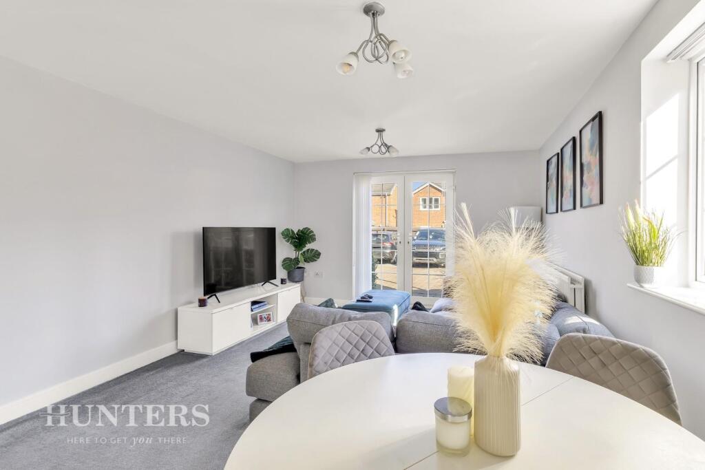 Open plan lounge kitchen diner