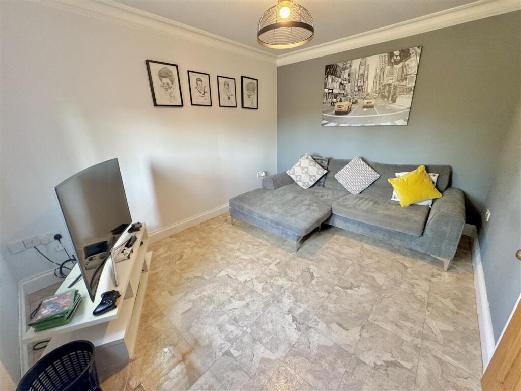 Snug / Play Room