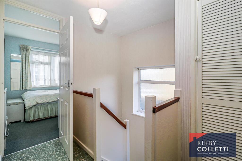 FIRST FLOOR LANDING