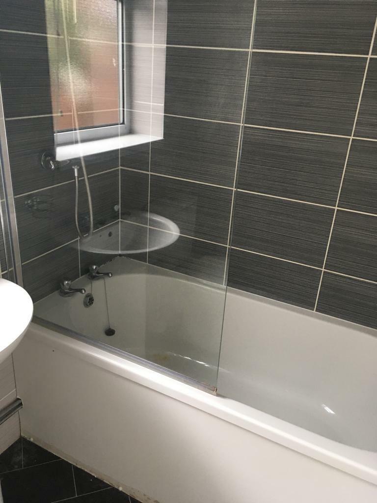 2) 18 Melbourne Street Bathroom 1 21.07.2020.jpg