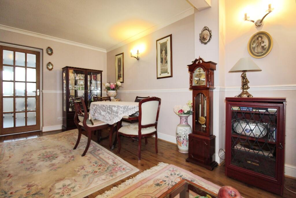 pbox-dining_room-294314.JPG