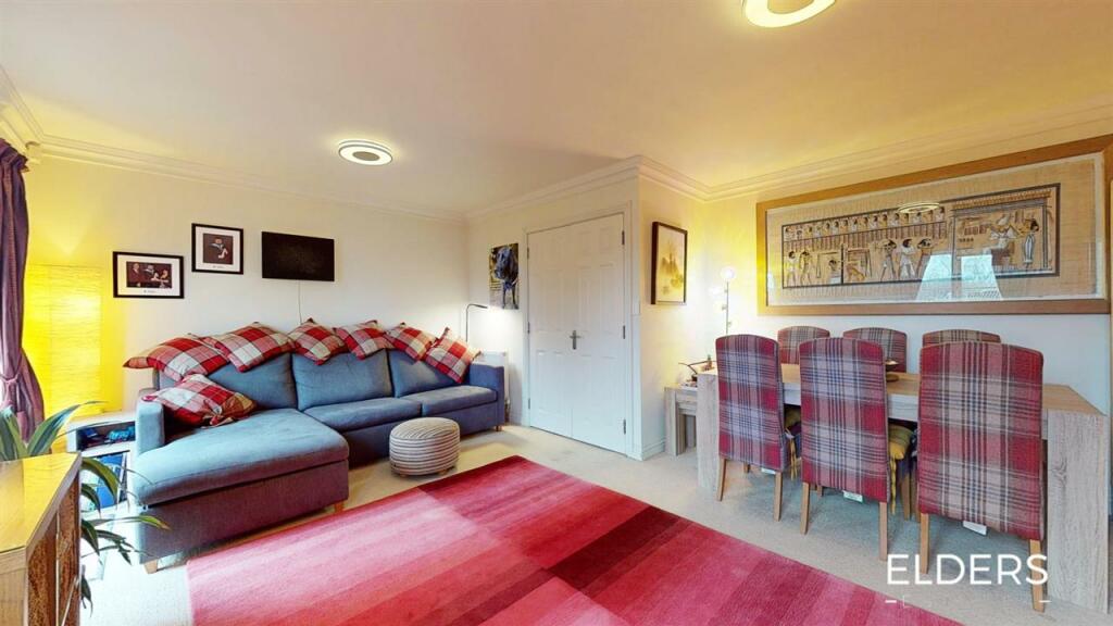 LOUNGE/DINING ROOM