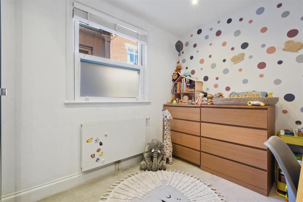 05-3f0fGCWT - Flat A 27 Leghorn Road - Bedroom 3 -