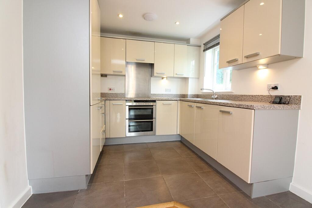 Kitchen  Medium  T202510091109.jpg