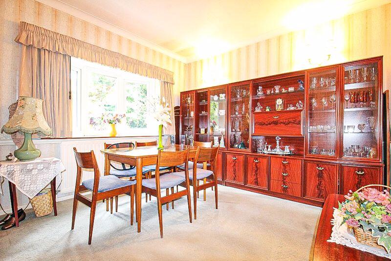 DINING ROOM/BEDROOM