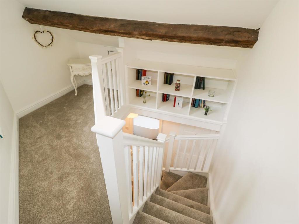 SECOND FLOOR LANDING