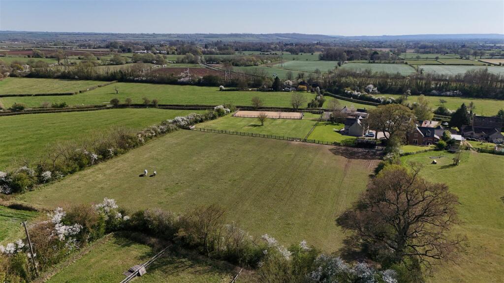 Oakfield, East End Lane, Little Somerford