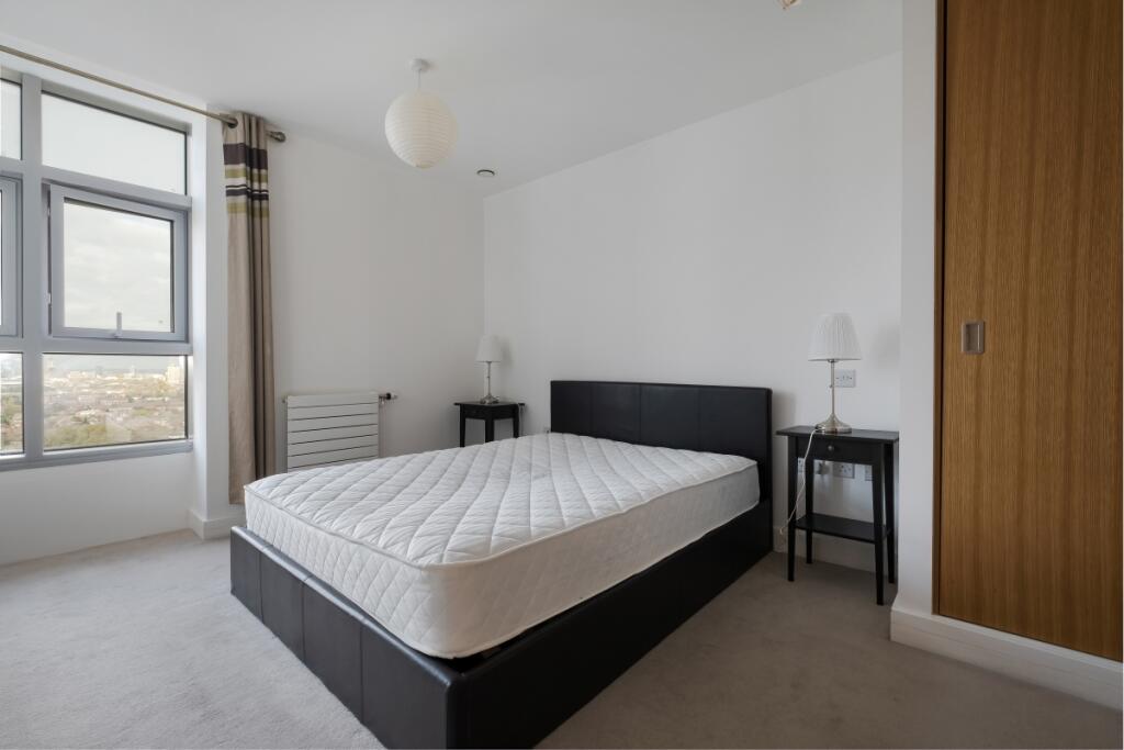 Bedroom 1 (2)