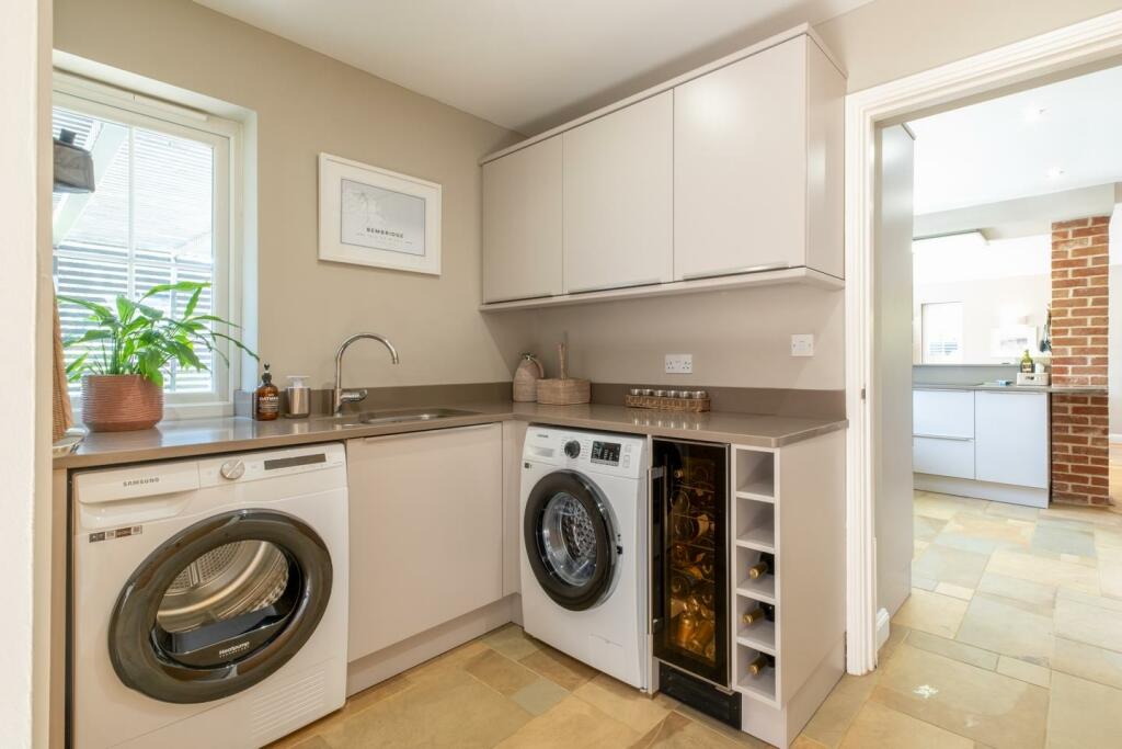 5 Cobb Close-21.JPG