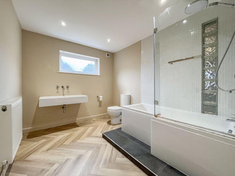 ANNEXE - BATHROOM