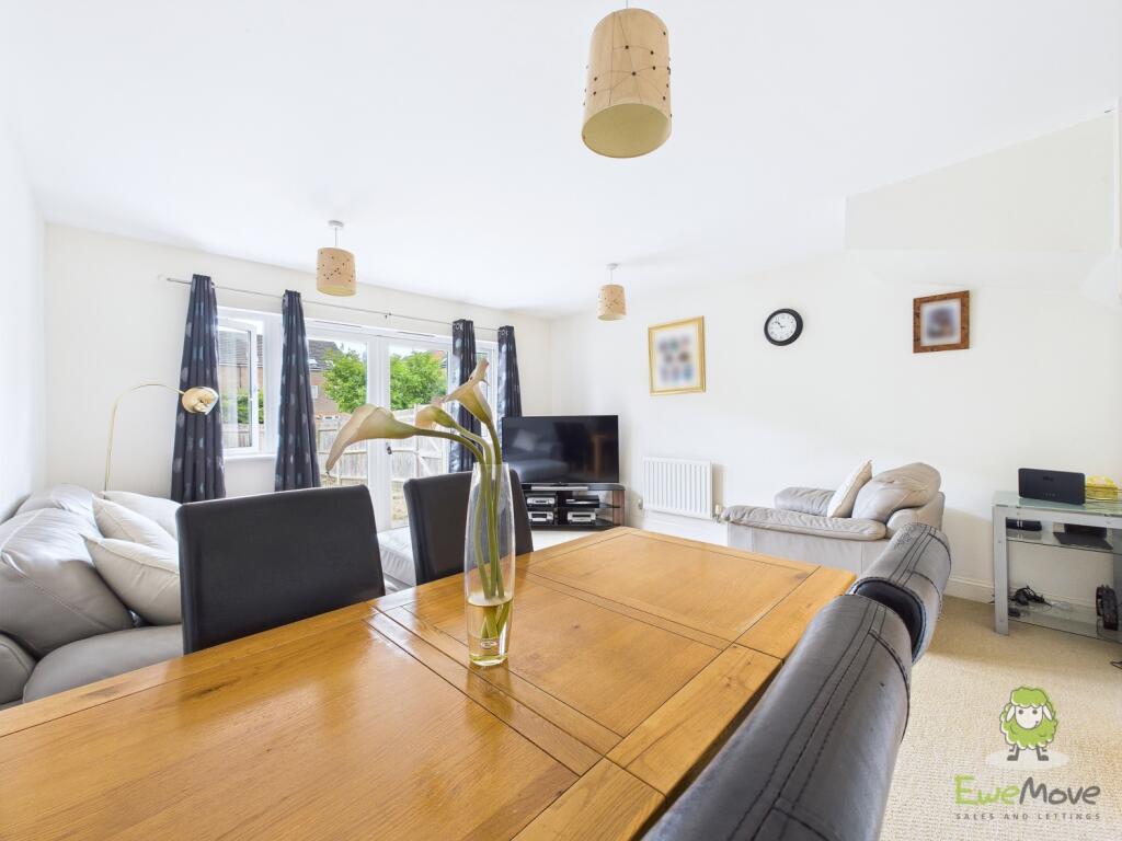 CAM01543G0-PR0144-STILL007