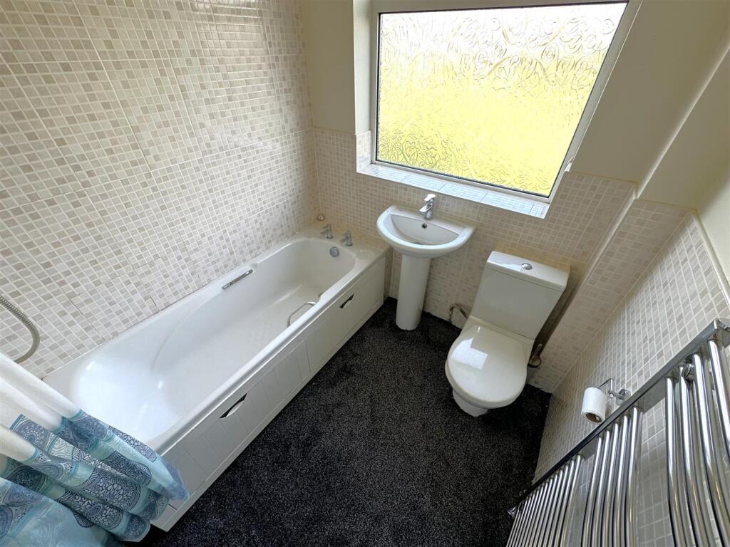 Ground Floor Bathroom 968