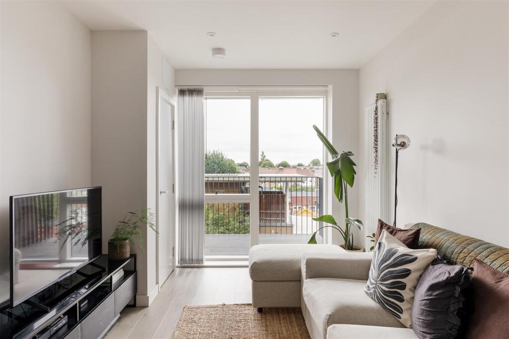 Mission Grove, E17