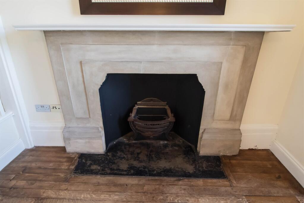 Period decorative fi