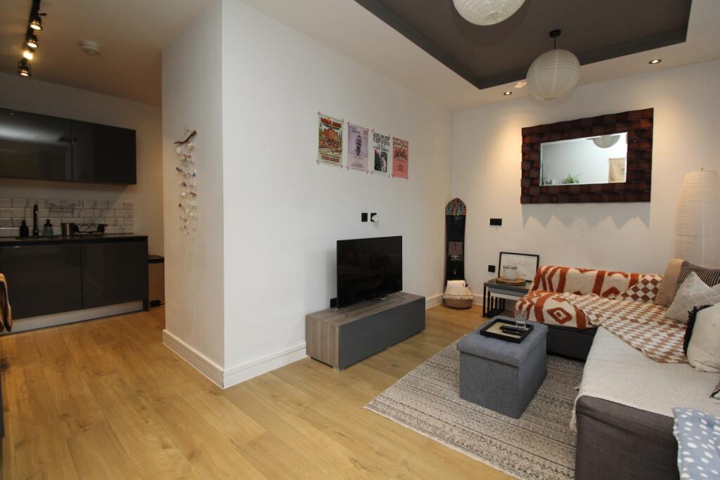 Lounge Kitchen