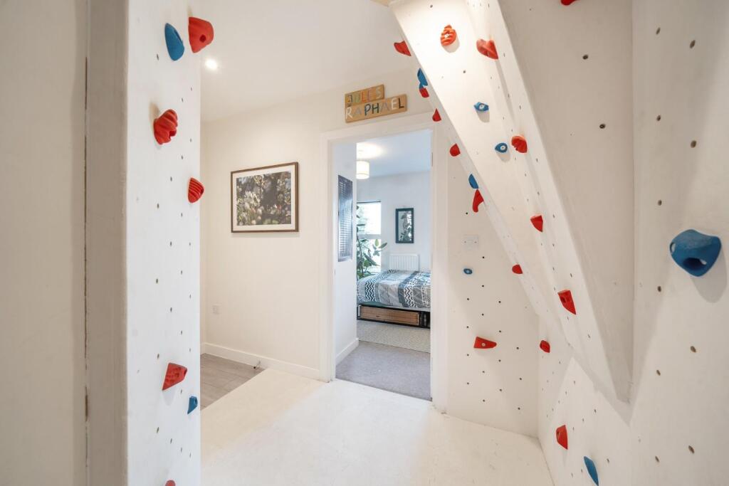 Hallway climbing wall.JPG
