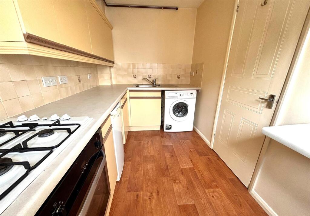 kitchen 1.jpg