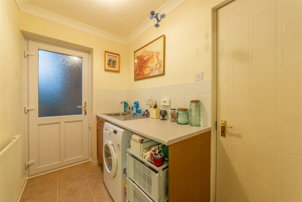 37 Birch Grove-20.jpg