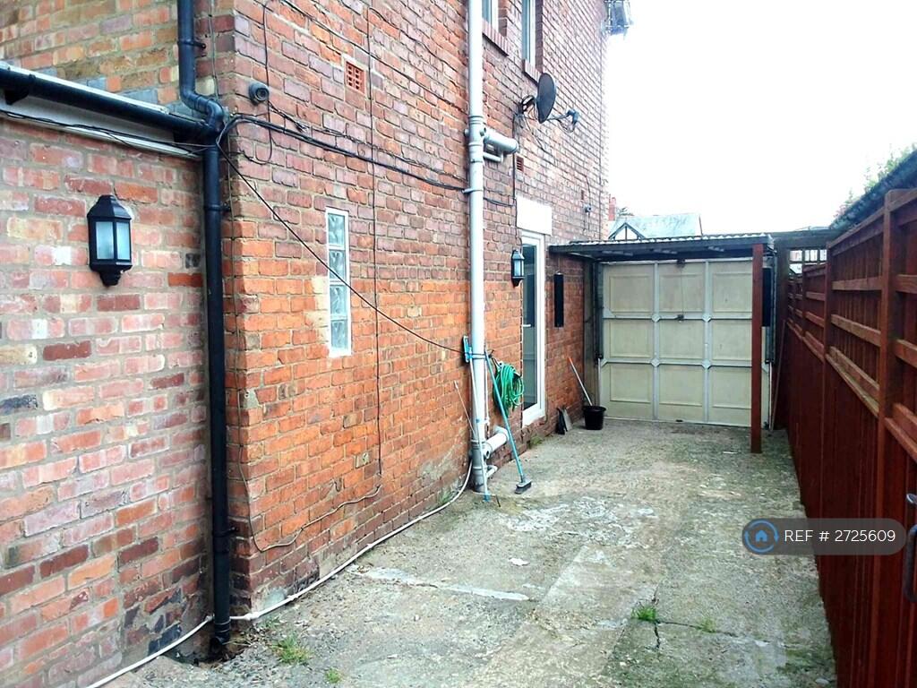Private Courtyard
