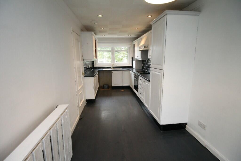 Kitchen Dining area