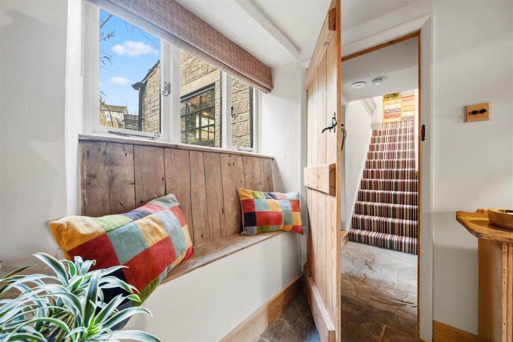 Saxton Mee Well Yard 0020.jpg