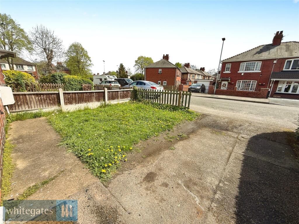 Parking &amp; Garden