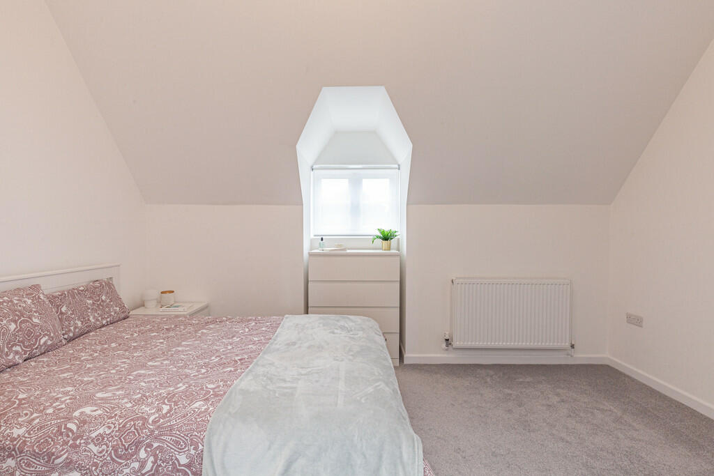 Bedroom 1- Angle ...