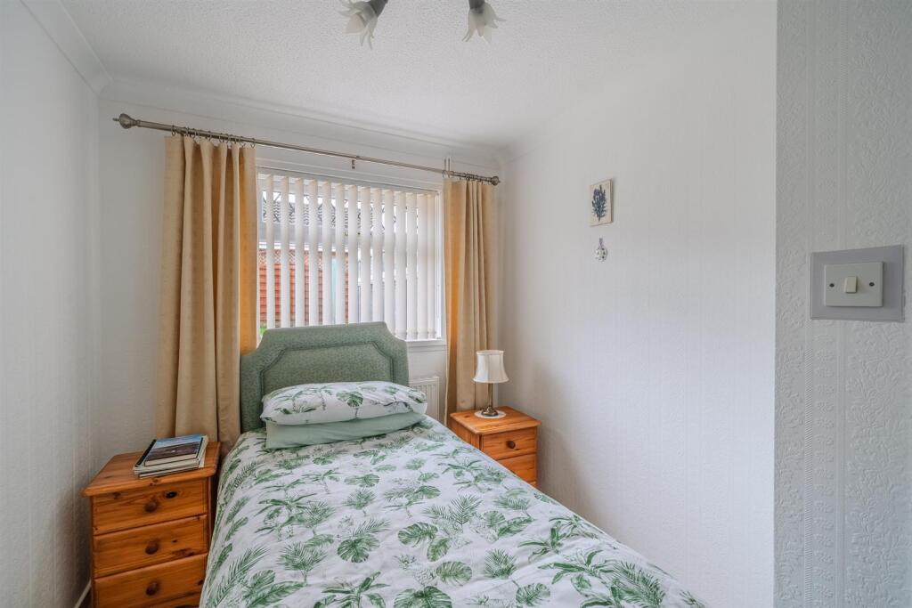 7 Chester Close-3.jpg