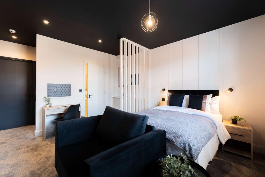 Room 7 - Ensuite